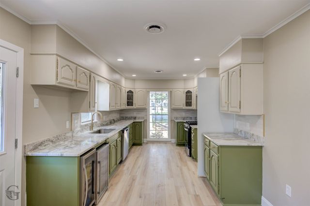 112 Y Jean Street, Bossier City, LA 71112