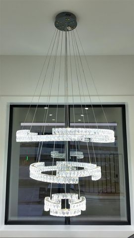 5115 Maple St, Houston, TX 77401