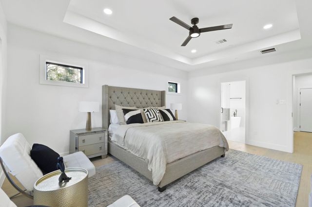 5115 Maple St, Houston, TX 77401