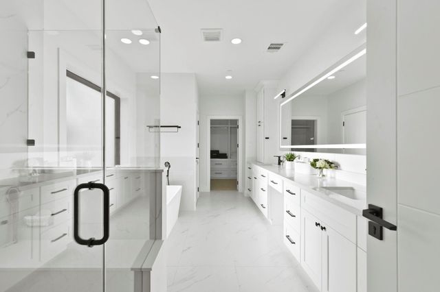 5115 Maple St, Houston, TX 77401