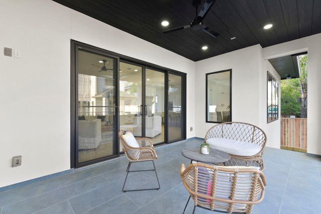 5115 Maple St, Houston, TX 77401