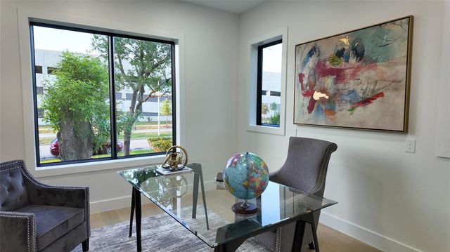 5115 Maple St, Houston, TX 77401