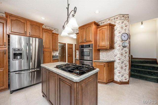 1660 Golf Course Drive, Belleville, IL 62220