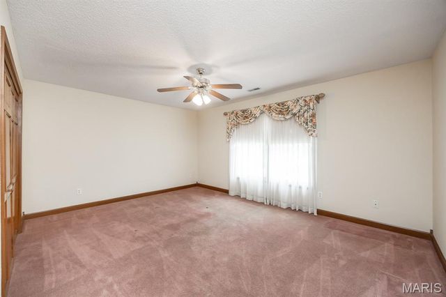 1660 Golf Course Drive, Belleville, IL 62220