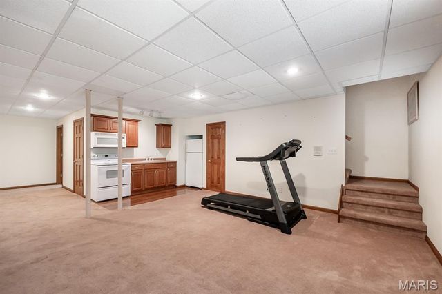 1660 Golf Course Drive, Belleville, IL 62220