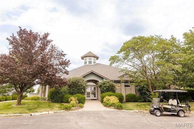 1660 Golf Course Drive, Belleville, IL 62220