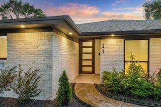 1423 Mapleton Drive, Houston, TX 77043