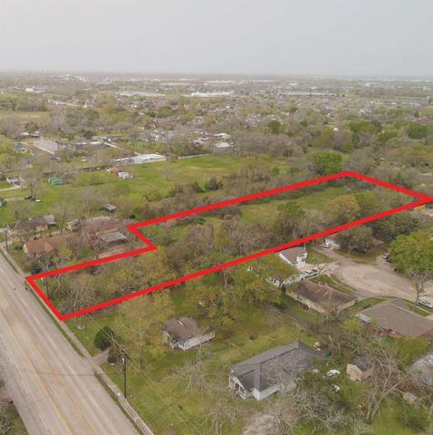 1203 Massey Tompkins Road, Baytown, TX 77521