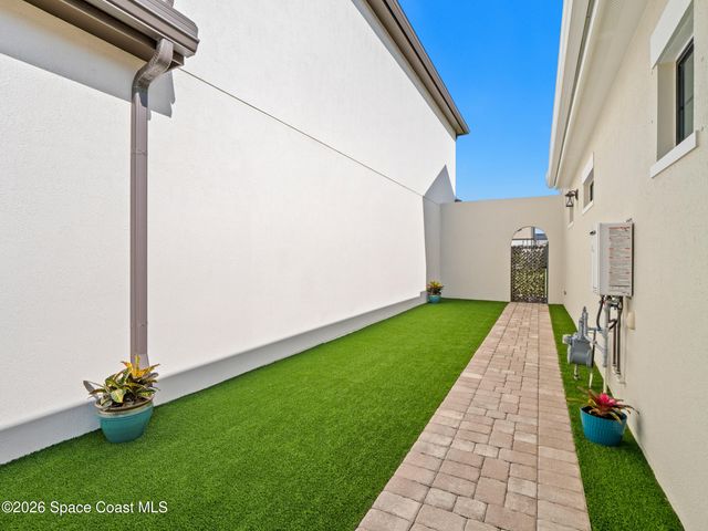 2377 Trava Lane, Melbourne, FL 32940