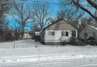 1082 W Juliah Avenue, Flint, MI 48505