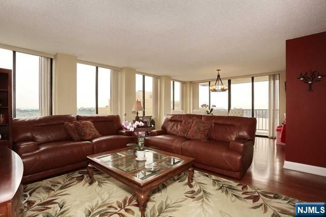 300 Winston 2604, Cliffside Park, NJ 07010