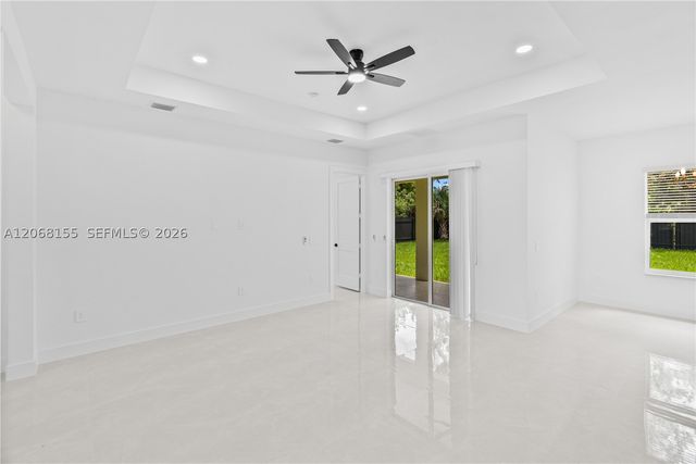 942 E KANUGA ST, Lehigh Acres, FL 33974