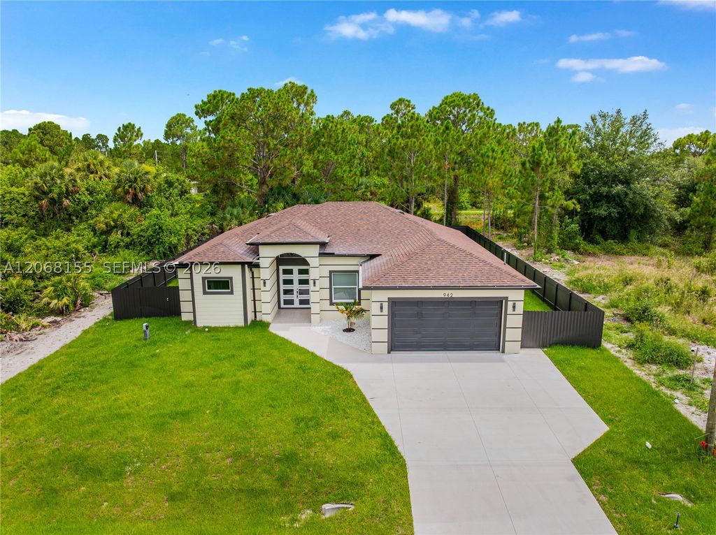 942 E KANUGA ST, Lehigh Acres, FL 33974