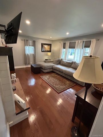 6 Wilson Boulevard, Poughkeepsie, NY 12603