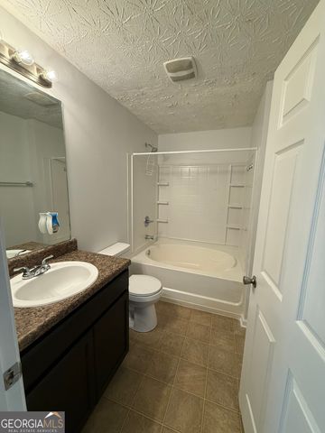 10201 Fairington Ridge Circle, Lithonia, GA 30038