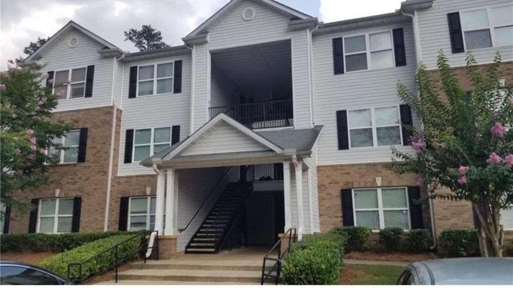10201 Fairington Ridge Circle, Lithonia, GA 30038