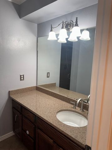 403 Crenshaw Dr, Midland, TX 79705