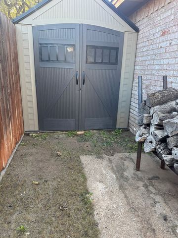 403 Crenshaw Dr, Midland, TX 79705