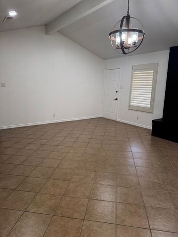 403 Crenshaw Dr, Midland, TX 79705