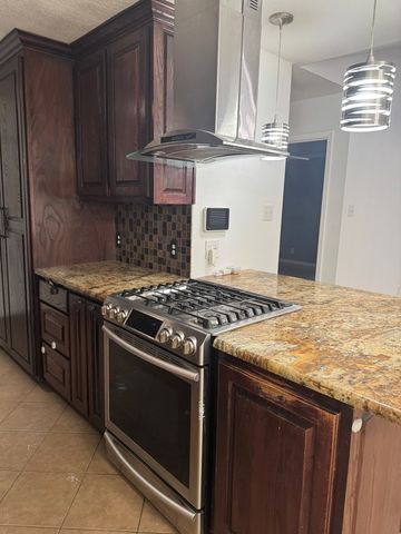 403 Crenshaw Dr, Midland, TX 79705