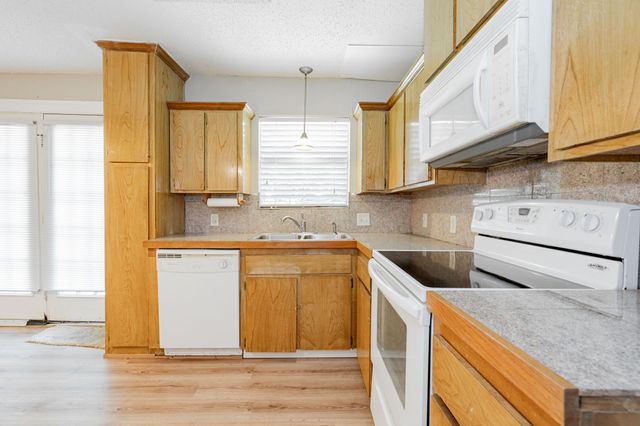 1120 N 3rd Street, Wills Point, TX 75169