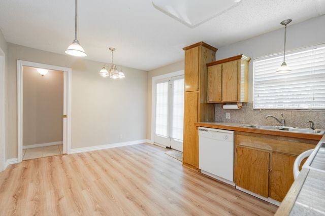 1120 N 3rd Street, Wills Point, TX 75169