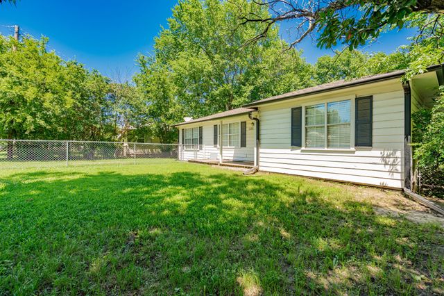 1120 N 3rd Street, Wills Point, TX 75169