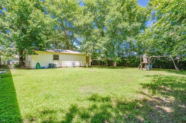 1120 N 3rd Street, Wills Point, TX 75169