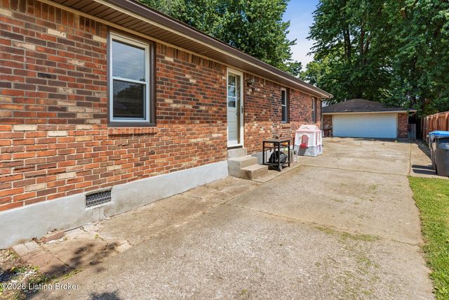 2603 Royster Way, Louisville, KY 40258