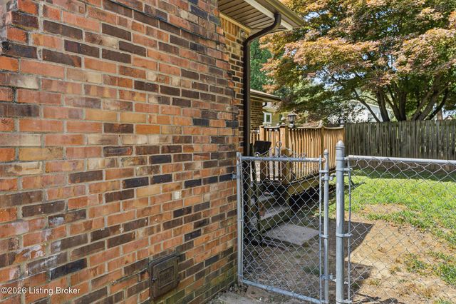 2603 Royster Way, Louisville, KY 40258