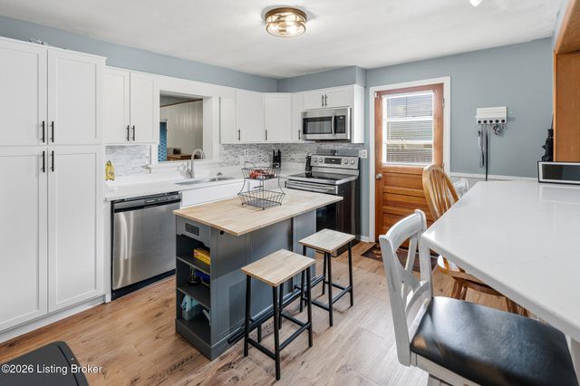 2603 Royster Way, Louisville, KY 40258