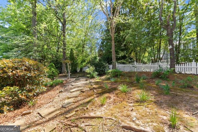 960 Allen Lake Lane, Suwanee, GA 30024