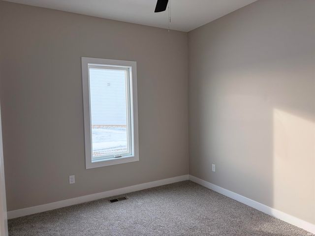 5070 CHICKADEE Drive, Woodburn, IN 46797