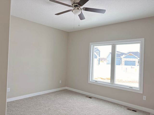 5070 CHICKADEE Drive, Woodburn, IN 46797