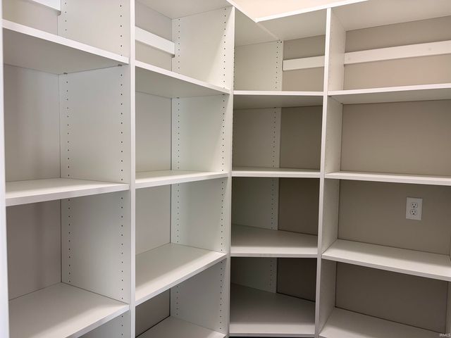 5070 CHICKADEE Drive, Woodburn, IN 46797