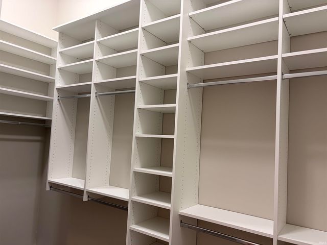 5070 CHICKADEE Drive, Woodburn, IN 46797