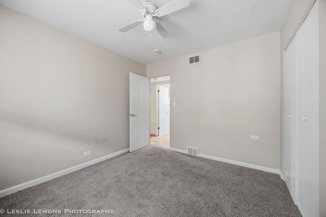 10142 S California Avenue, Evergreen Park, IL 60805