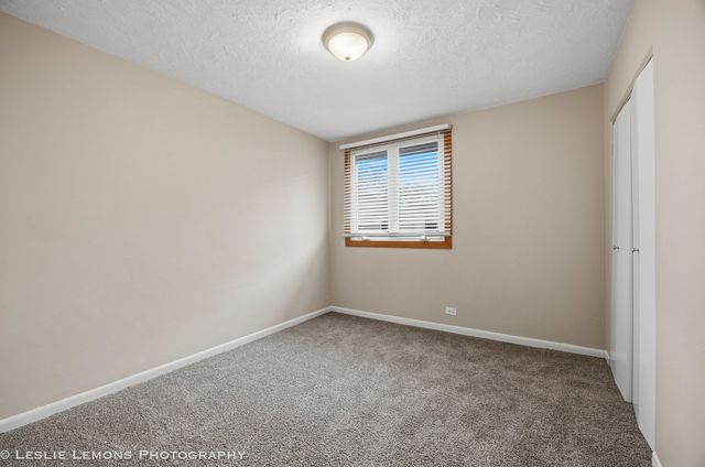 10142 S California Avenue, Evergreen Park, IL 60805