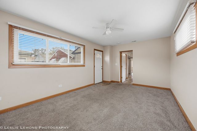 10142 S California Avenue, Evergreen Park, IL 60805