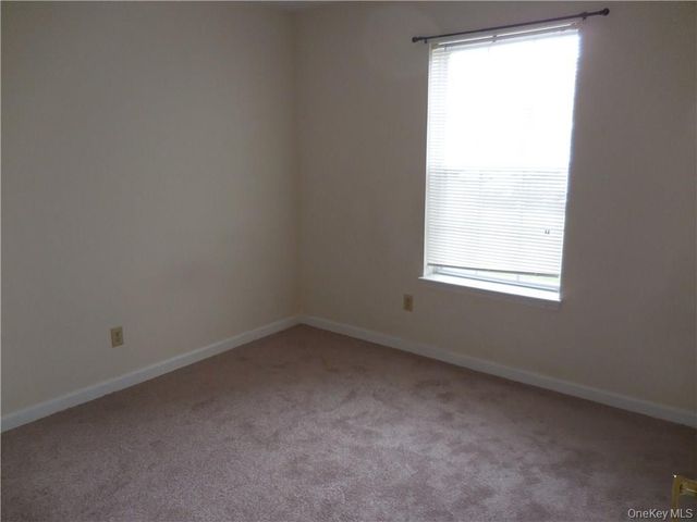 1123 Washington Green, New Windsor, NY 12553