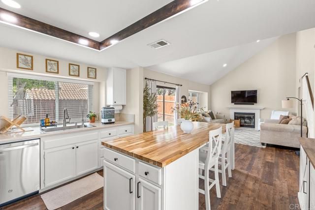 816 Lochwood Place, Escondido, CA 92026