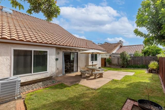 816 Lochwood Place, Escondido, CA 92026