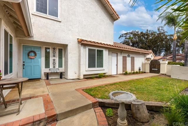 816 Lochwood Place, Escondido, CA 92026
