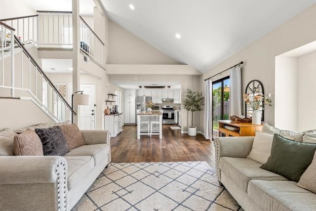 816 Lochwood Place, Escondido, CA 92026