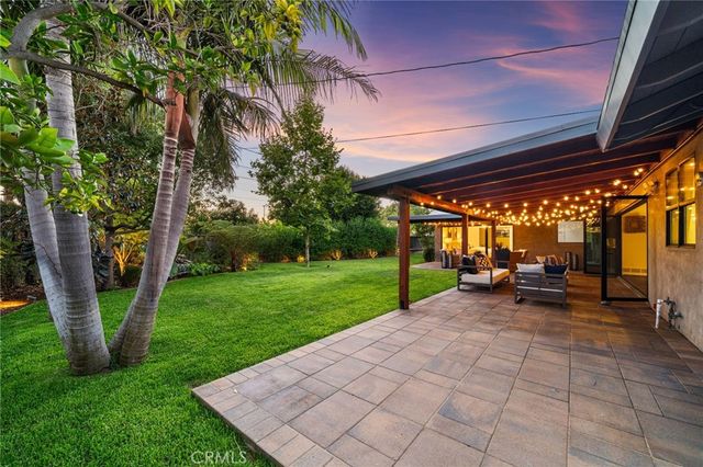 13981 Sandhurst Place, North Tustin, CA 92705