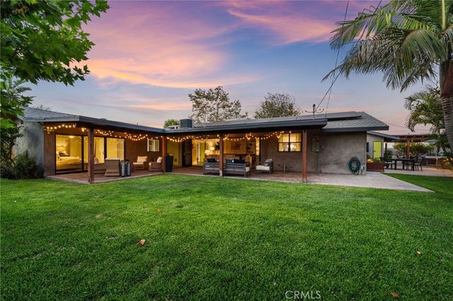 13981 Sandhurst Place, North Tustin, CA 92705