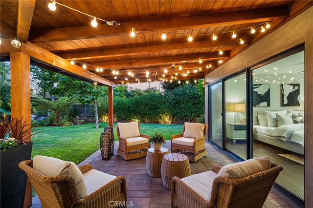 13981 Sandhurst Place, North Tustin, CA 92705