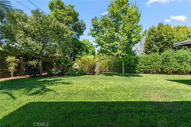 13981 Sandhurst Place, North Tustin, CA 92705