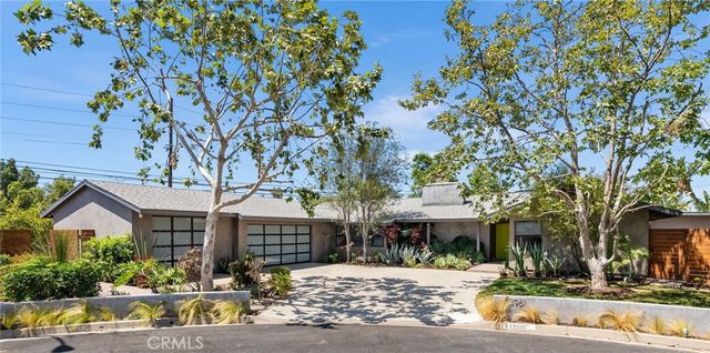 13981 Sandhurst Place, North Tustin, CA 92705