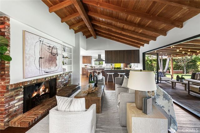 13981 Sandhurst Place, North Tustin, CA 92705